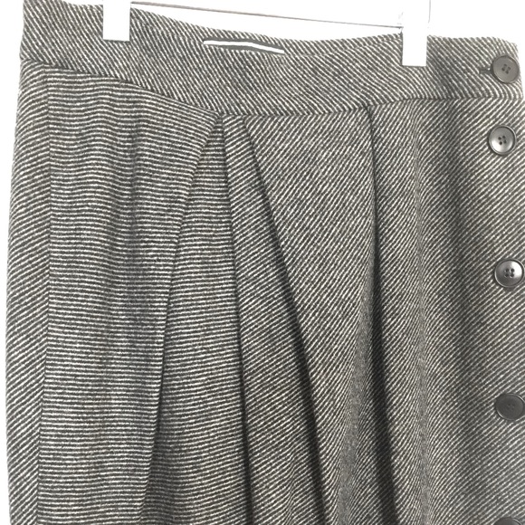 Elegant gray and black mini skirt - Picture 5 of 9